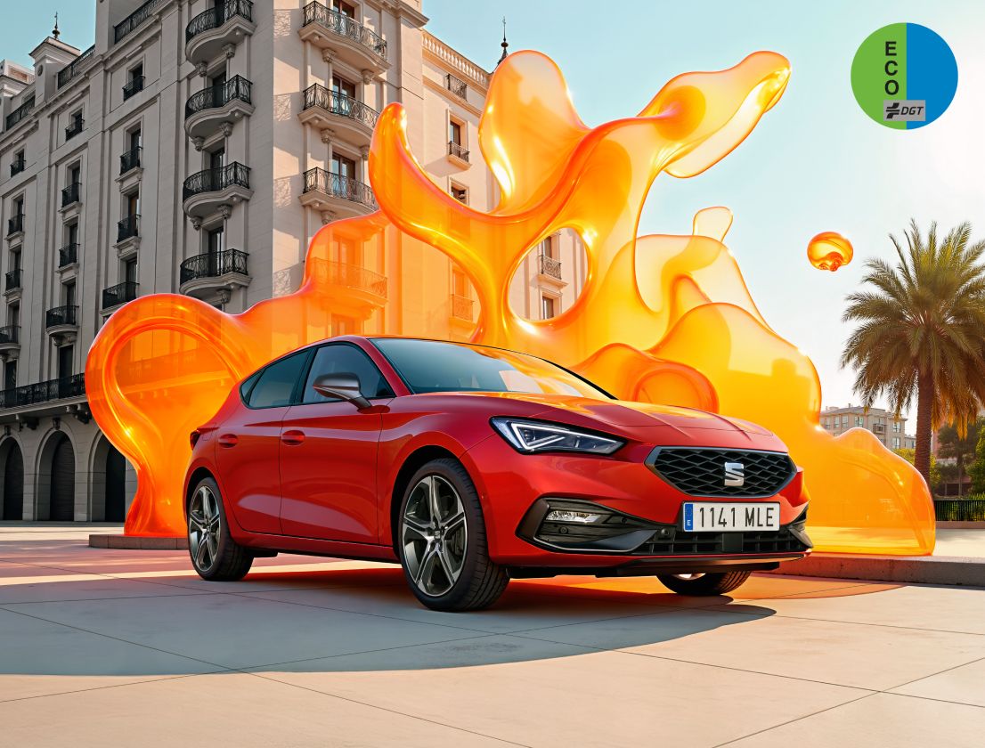 SEAT León 5 puertas compacto urbano híbrido en color rojo desire